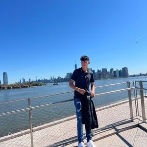 Meet your Posher, Erick